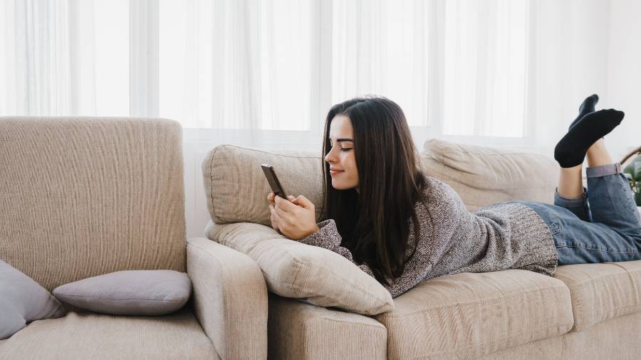 introvert on phone
