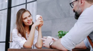 A relaxed couple enjoying a casual date for dating tips for confidence